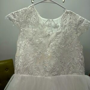 White Little Girl’s Dress